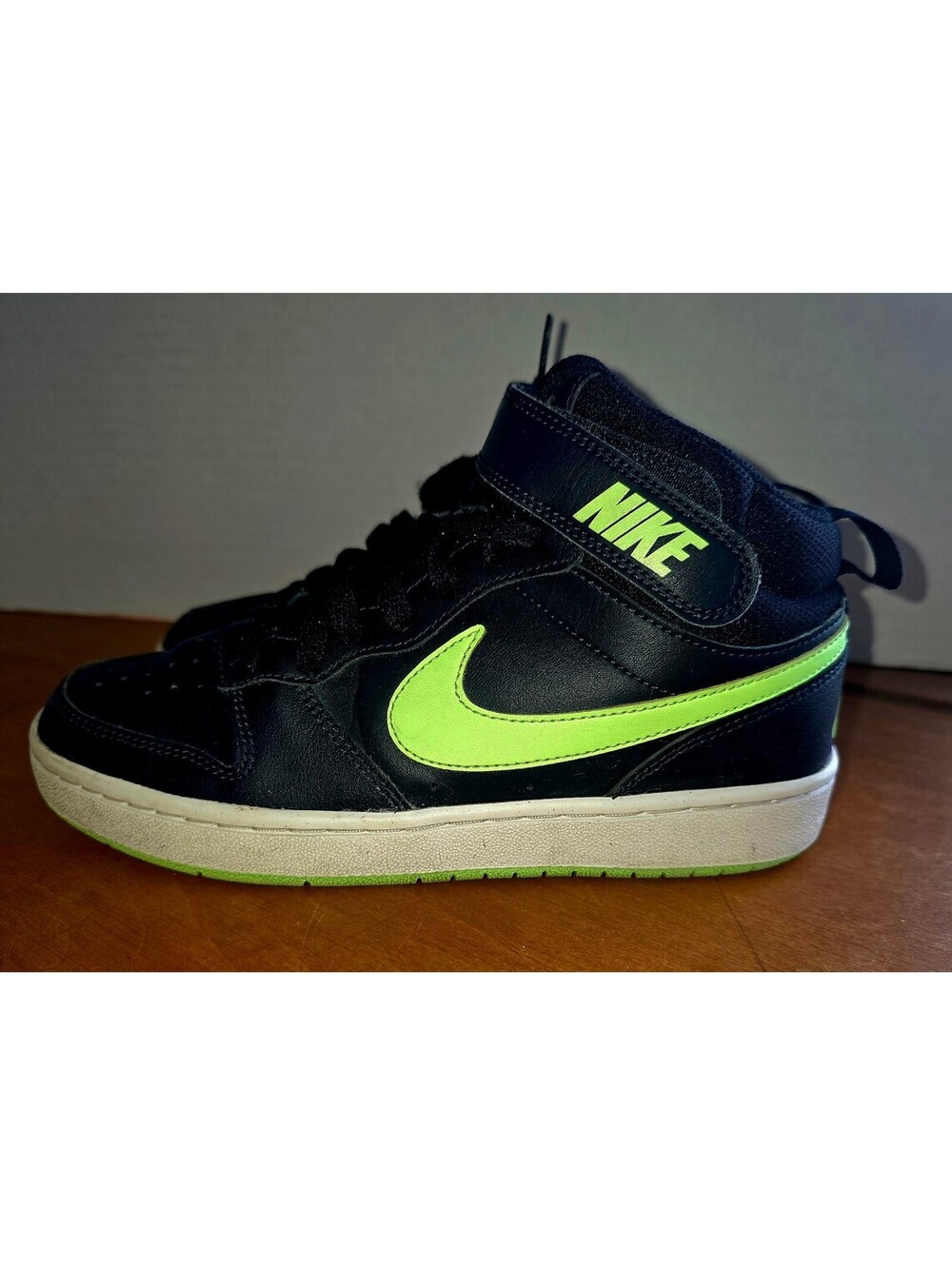 Boys Nike Court Burough Mid 2 sneaker with green Swoosh, size 4.5Y